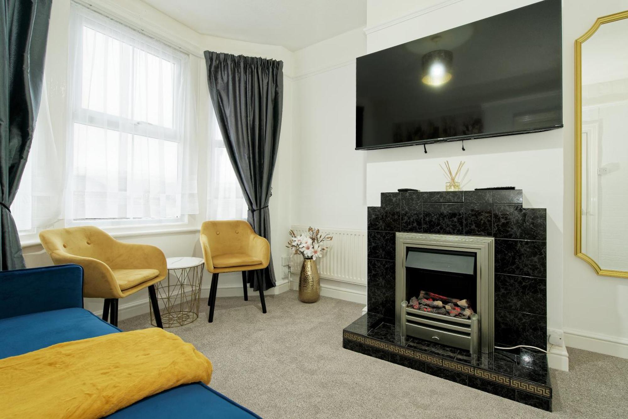 Lovely Luxury 3 Bed House Appartement Chatham  Buitenkant foto