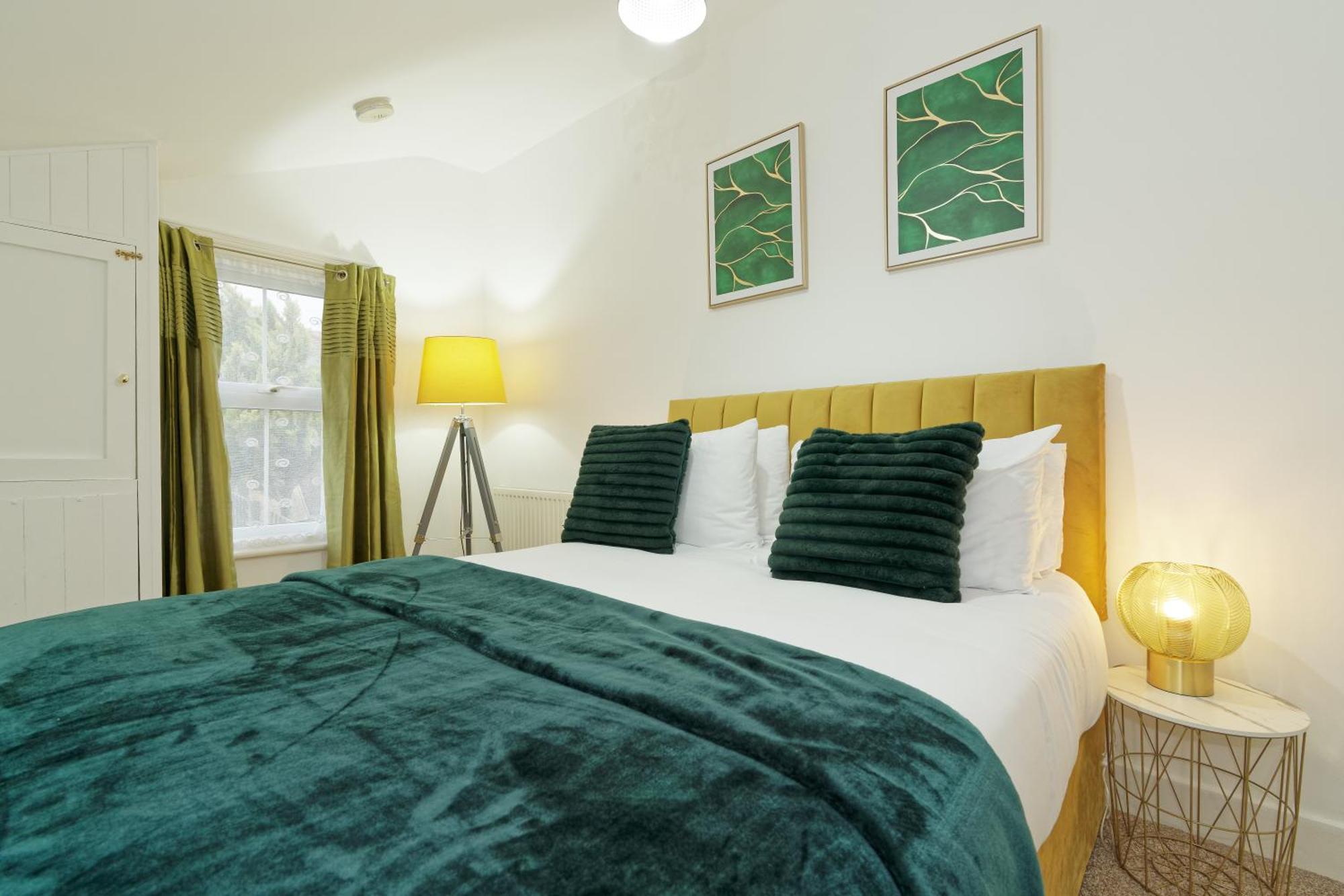 Lovely Luxury 3 Bed House Appartement Chatham  Buitenkant foto